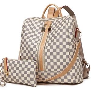 The Anistyn Checkered Backpack - Cream